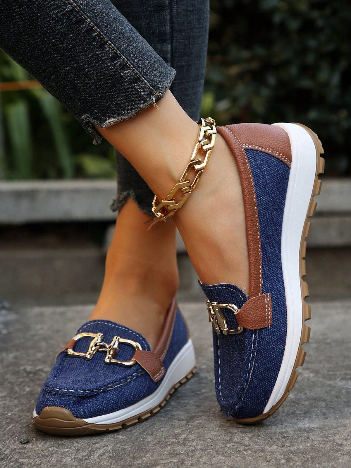Eleonora™ | Ellie - Chic Buckle Loafers for Any Occasion