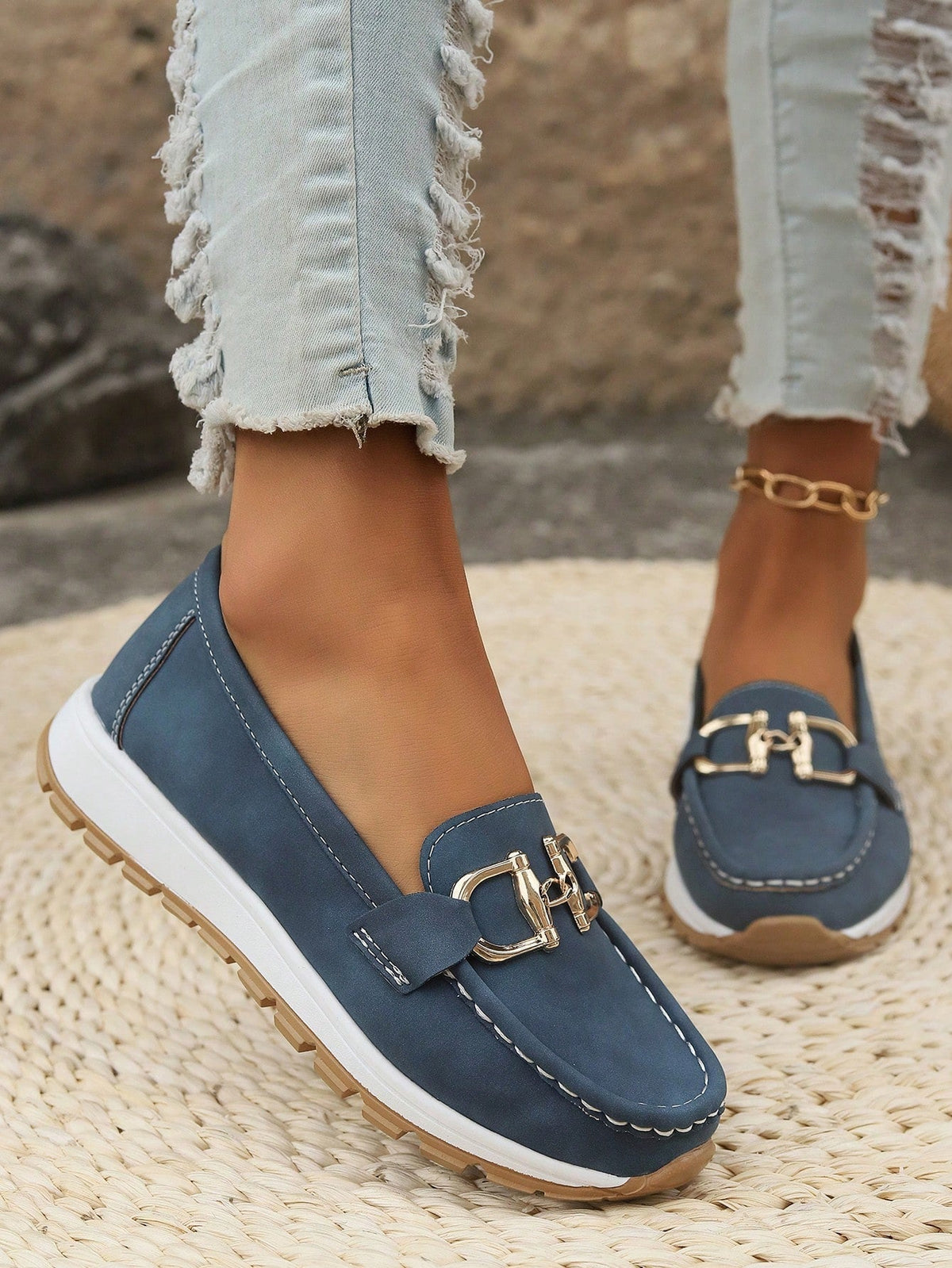 Eleonora™ | Ellie - Chic Buckle Loafers for Any Occasion