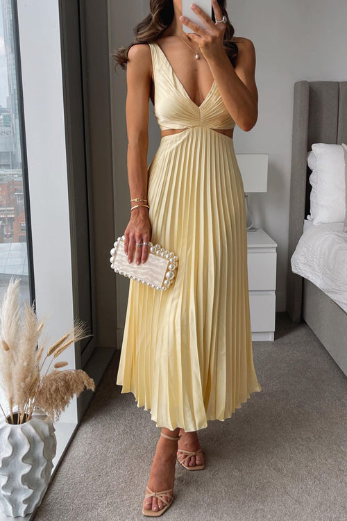 Emeline™ | Mia - Elegant V-Neck Pleated Skirt Dress for Women