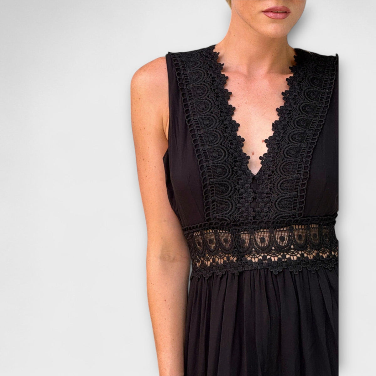 Style200™ | Aurélie - Chic V-Neck Lace Evening Dress