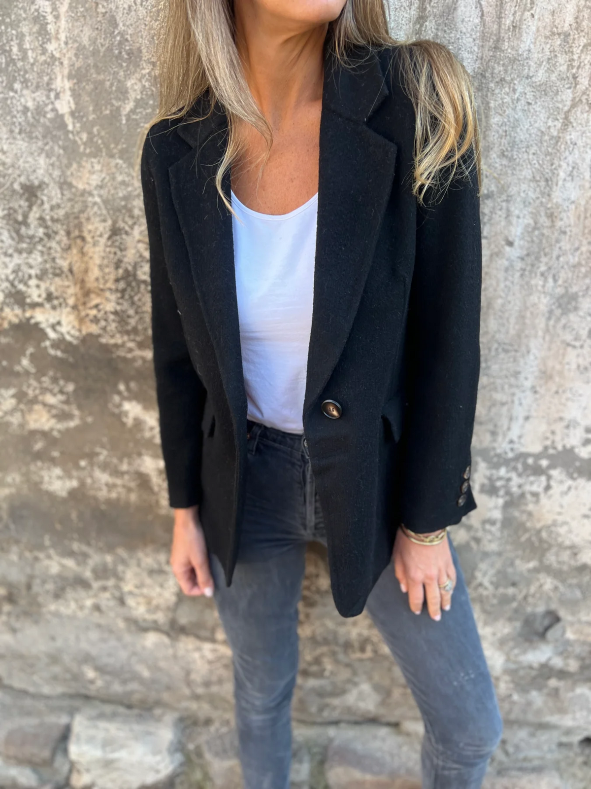 Avery | Longline Blazer with Peak Lapel Detail