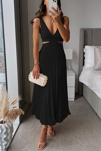 Emeline™ | Mia - Elegant V-Neck Pleated Skirt Dress for Women