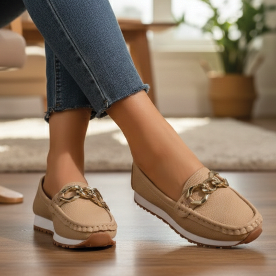 Eleonora™ | Ellie - Chic Buckle Loafers for Any Occasion