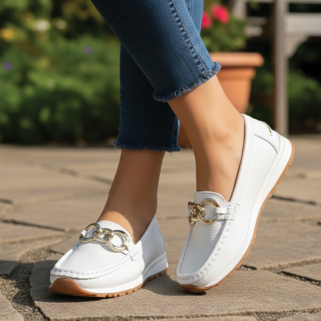 Eleonora™ | Ellie - Chic Buckle Loafers for Any Occasion