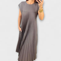 Style200™ | Zairelle – Chic Pleated Dress for Any Occasion