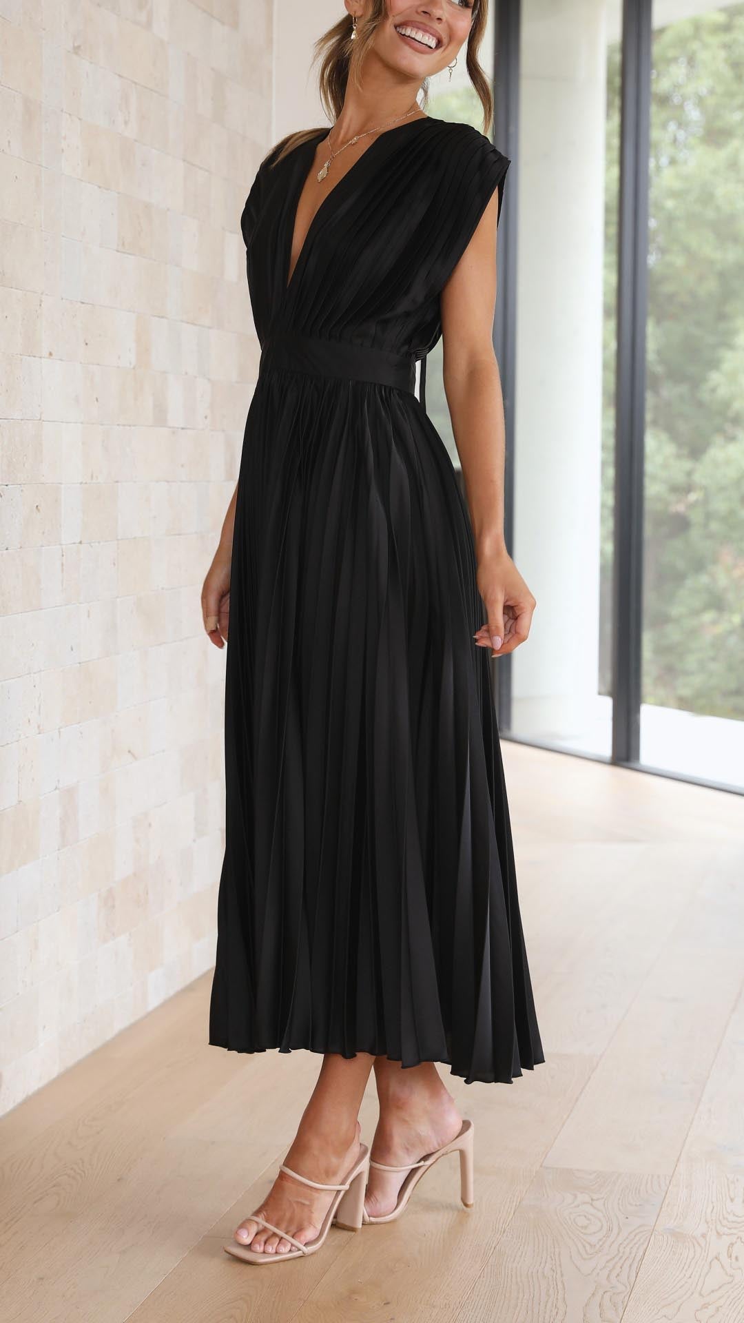 Narcisse™ | Lily - Pleated Maxi Dress