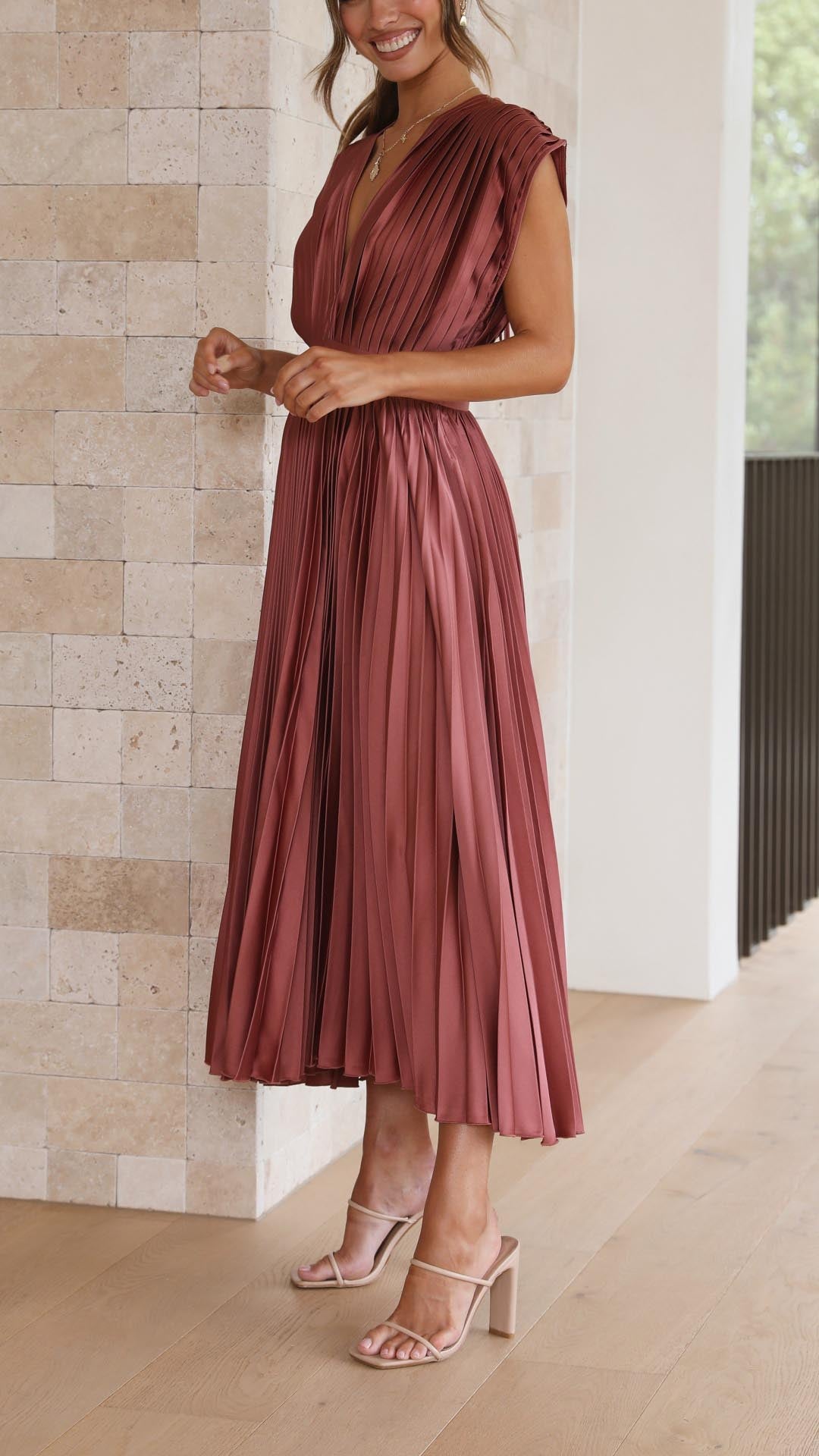 Narcisse™ | Lily - Pleated Maxi Dress