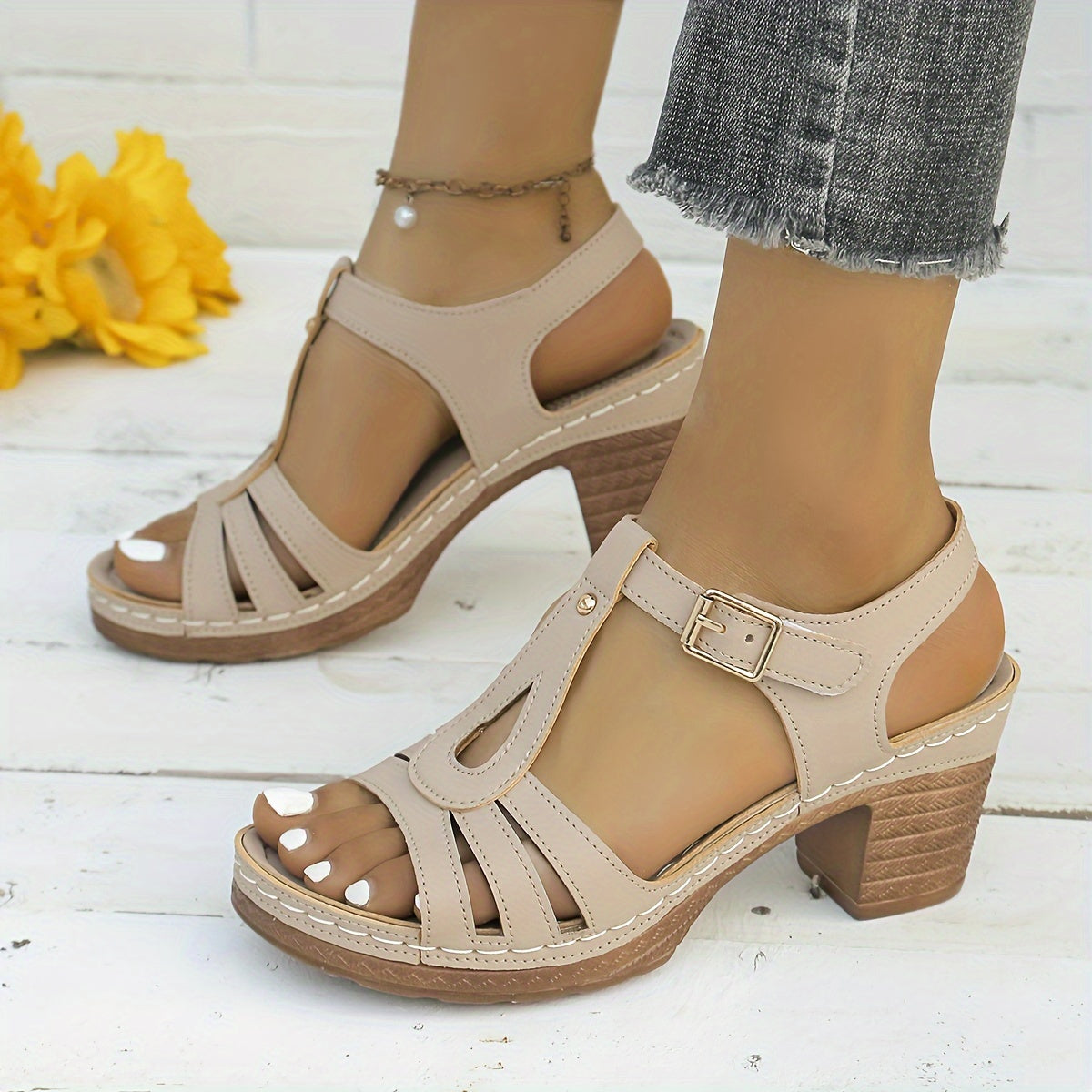 Zuri™ | Women's Cushioned Adjustable Buckle Sandals