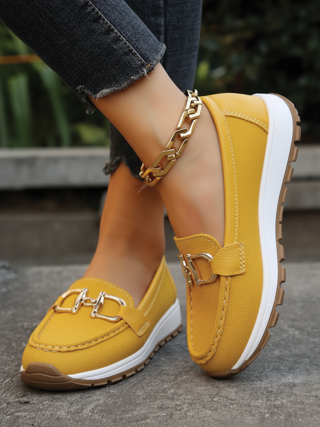 Eleonora™ | Ellie - Chic Buckle Loafers for Any Occasion